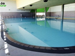 Construcción de piscinas cubiertas públicas en Granada