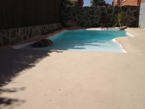 Construcción de piscina tipo playa en Granada
